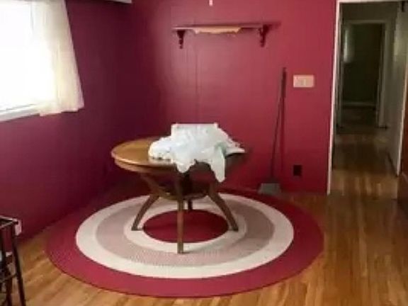 4th image of 48 Dash St #1