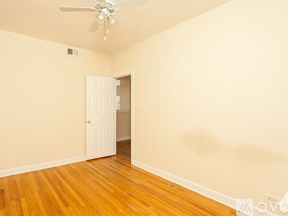 4th image of 550 W Aldine Ave #558N2