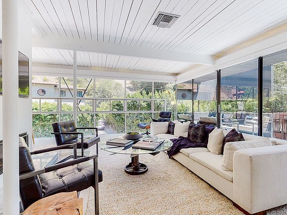 5th image of 909 N Beverly Glen Blvd