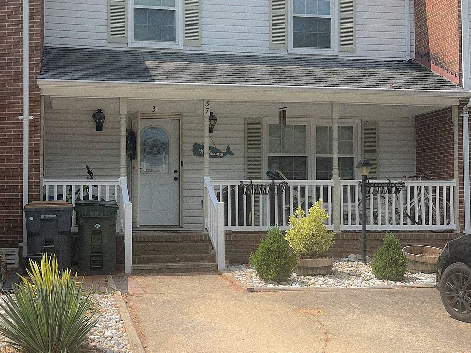 1st image of 37 W Wainwright Dr #37