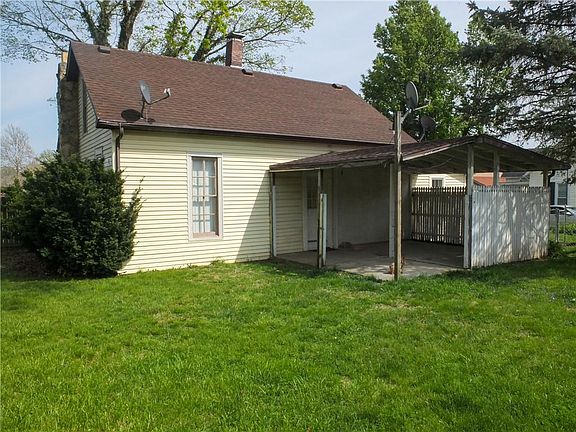2nd image of 601 S Elm St