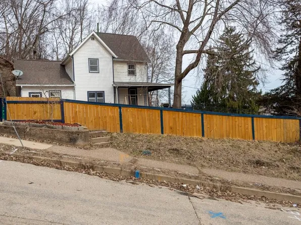 2214 Eagle St, Dubuque, IA 52001