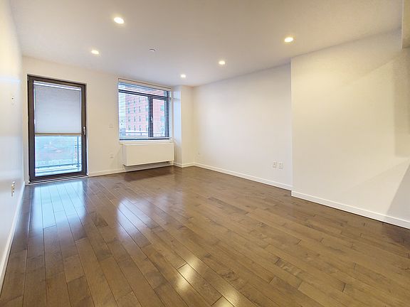 4th image of 3040 21st St APT 304