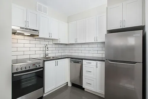 250 Lake St Photo 1