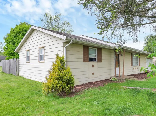 6205 Frazeysburg Rd, Nashport, OH 43830