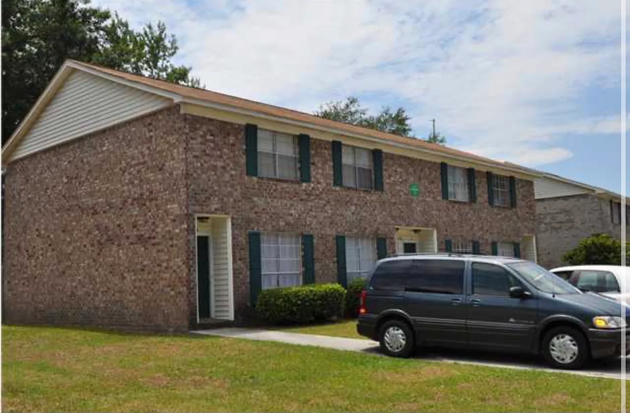 2 bed, 1.5 bath, 1000 sqft, $1,500 — Photo 1