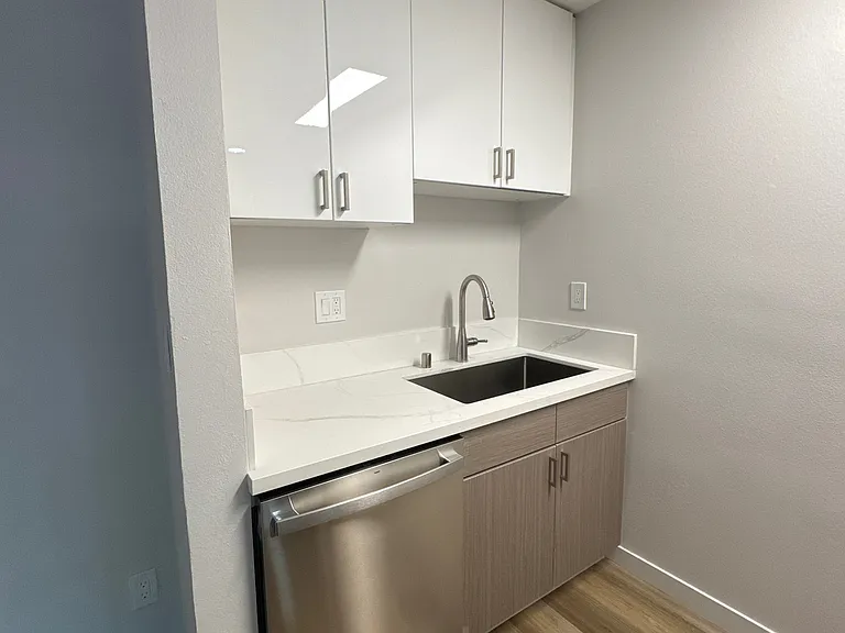4006 Emerald — Photo 10