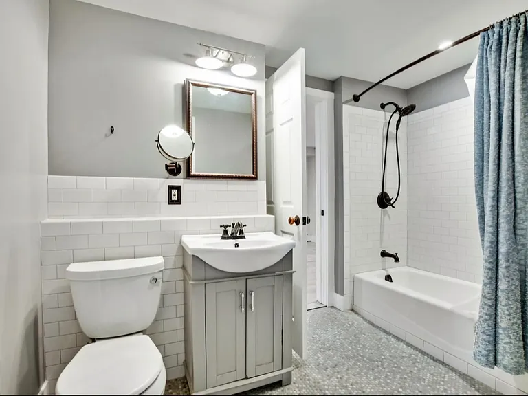 728 Golden Ave #1 — Photo 6