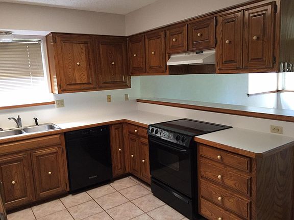 3rd image of 2712 Big Oaks Dr