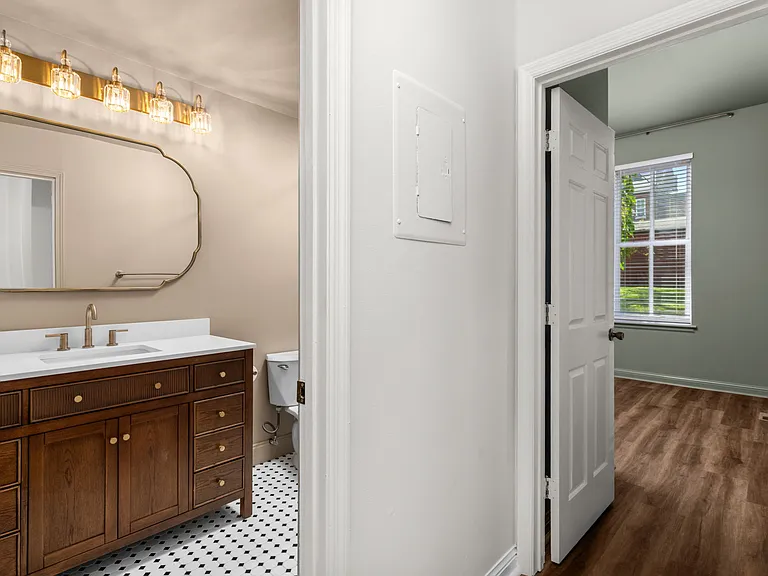 2351 Menard St #B — Photo 17