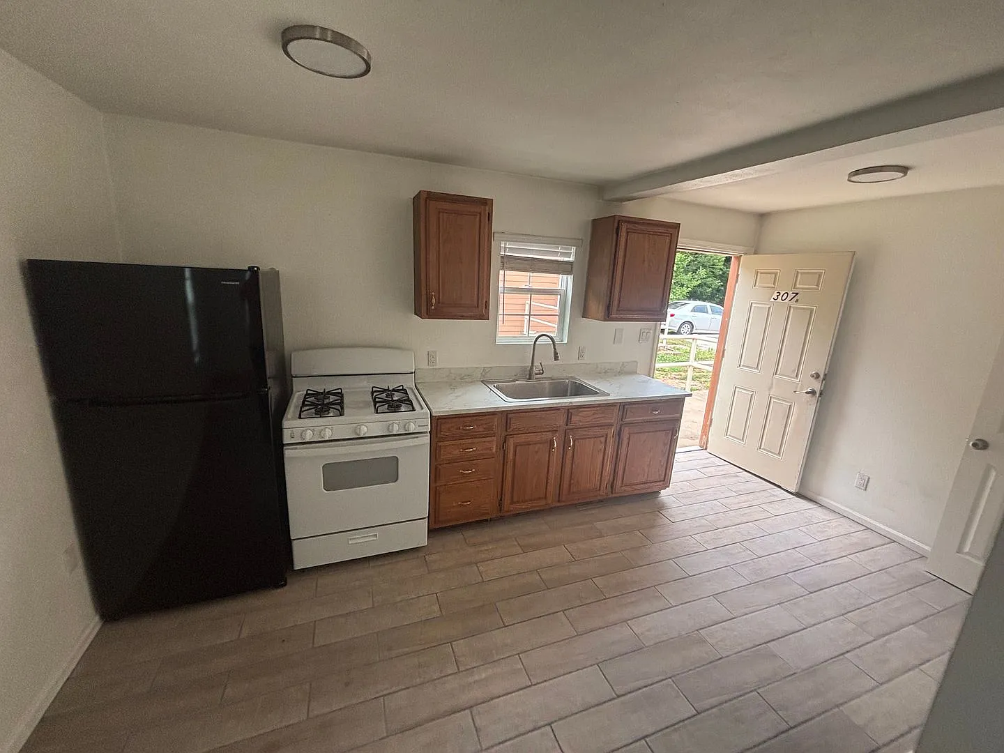 Virginia 6-Plex — Photo 2