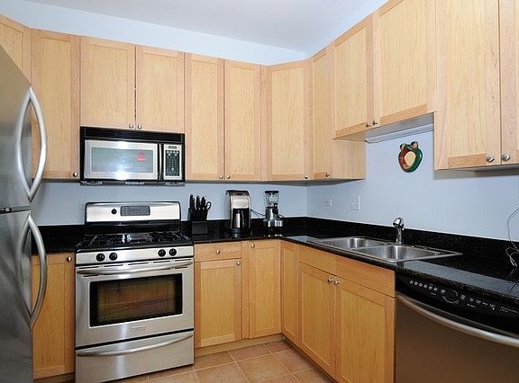 4th image of 1928 N Kedzie Ave APT 104