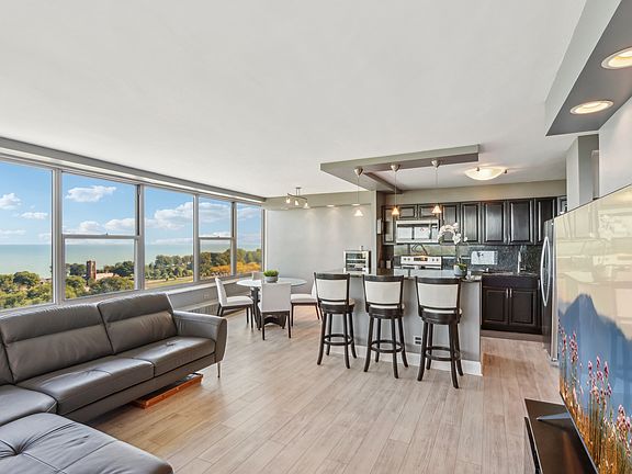 3rd image of 3900 N Lake Shore Dr APT 15K