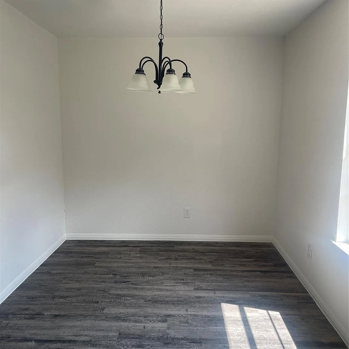2 bed, 1.5 bath, 1259 sqft, $1,550 — Photo 3