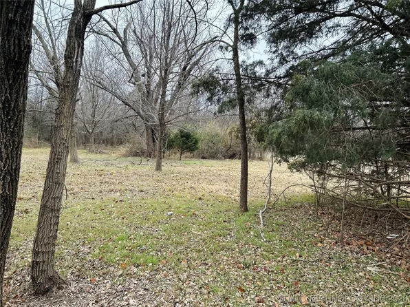 2070 E 5th St, Tulsa, OK 74104