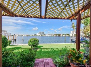 130 Golden Isles Dr APT B, Hallandale, FL 33009