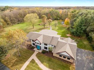 6540 Yale Bridge Rd, Rockton, IL 61072