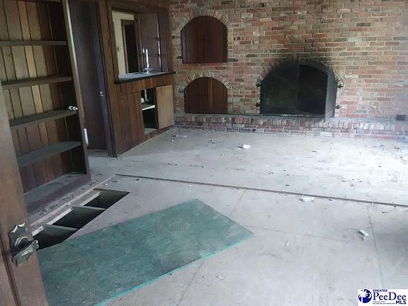 4th image of 914 Sweet Bay Dr