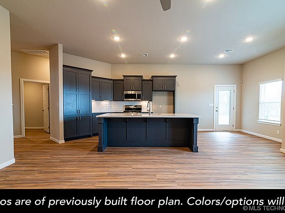 5th image of 4907 E Galveston Pl S