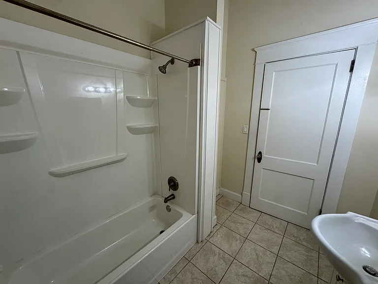 978 Myrtle St NE #C — Photo 7