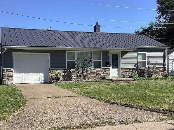 145 Indian Ter, Burlington, IA 52601