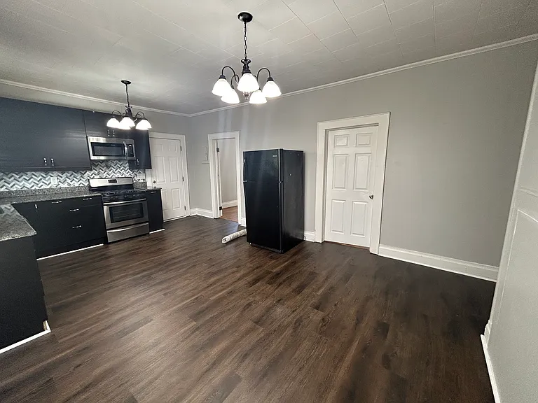 73 Douglas Ave NW — Photo 15