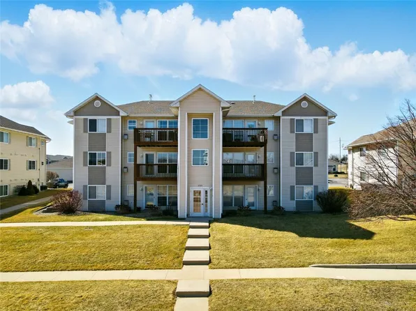 6723 Creekside Dr NE Unit 8, Cedar Rapids, IA 52402