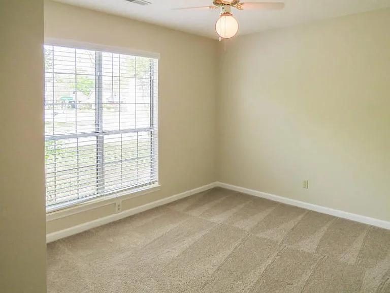 1918 Trimbleston Pl — Photo 7