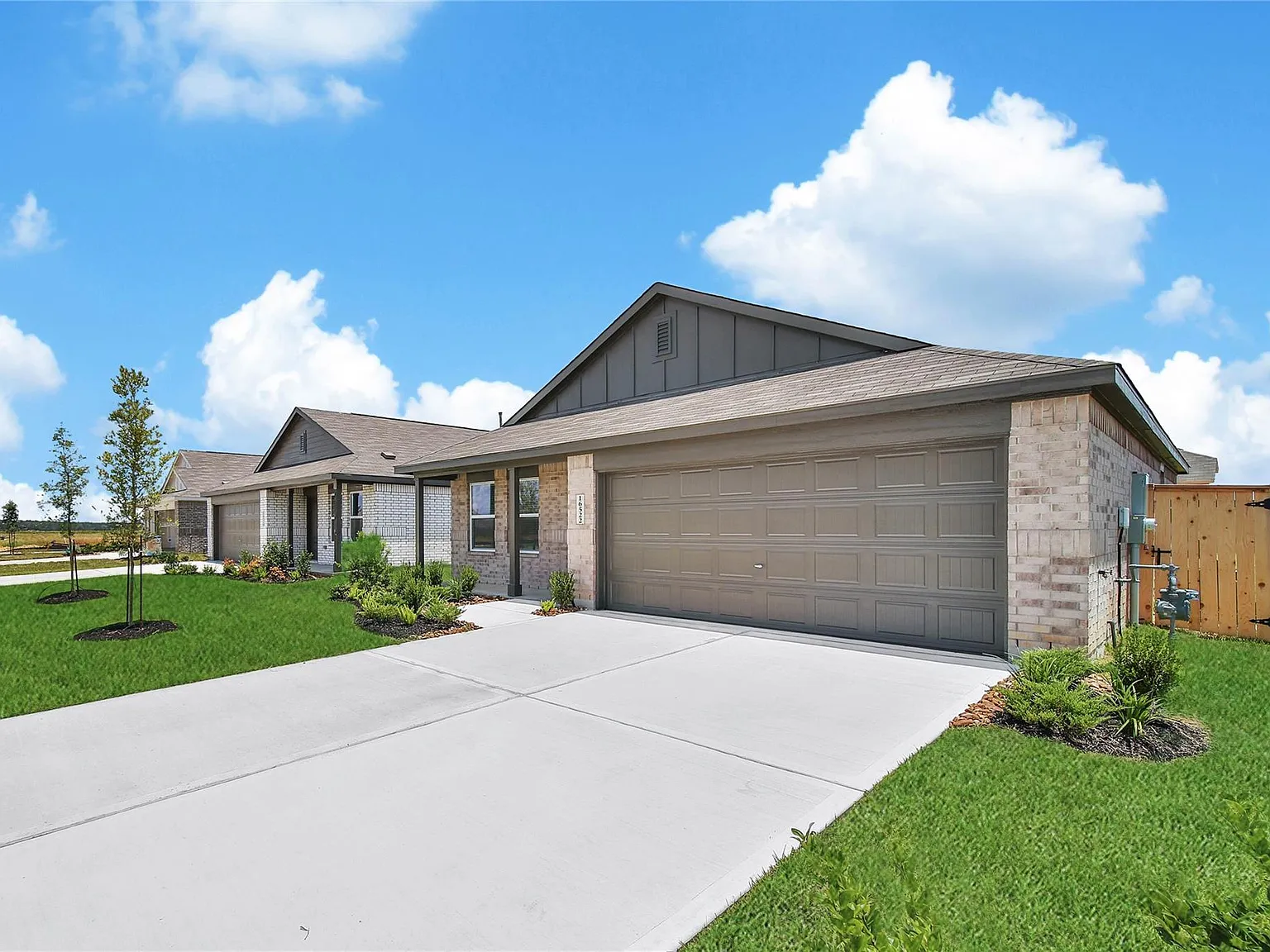 3 bed, 2.0 bath, 1084 sqft, $1,875 — Photo 2