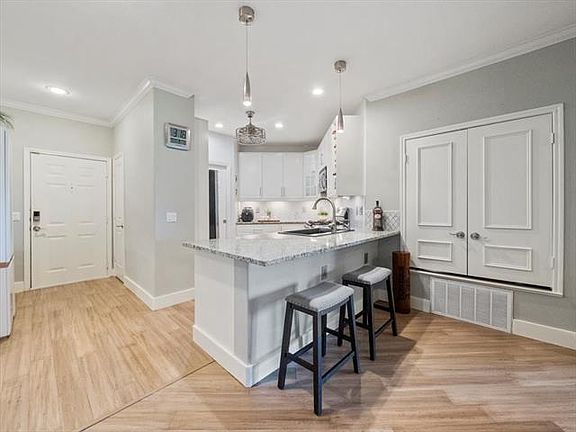 3rd image of 500 Waters Edge Dr APT 139
