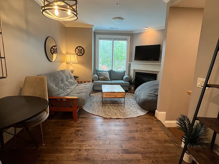 400 W Rosemary St #106 — Photo 2