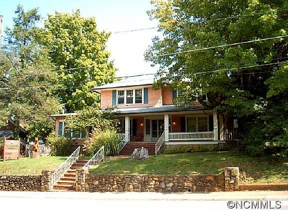 1st image of 66 Walnut St