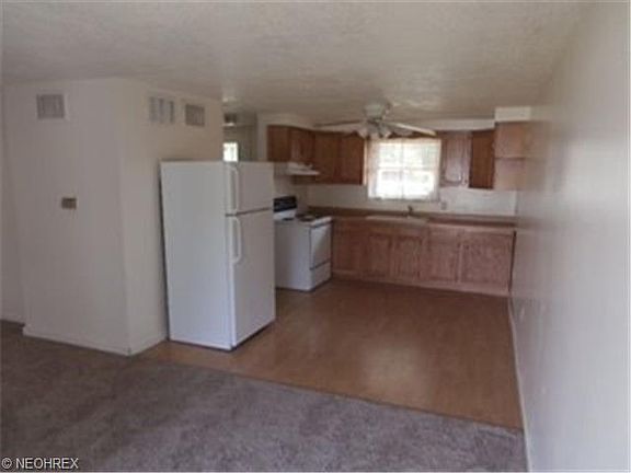 4th image of 1613 Doaks Ln