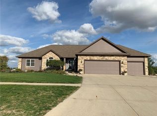 809 N 14th Ave, Winterset, IA 50273
