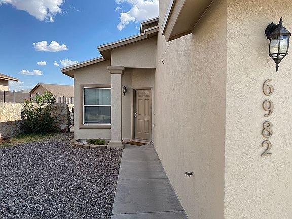 3rd image of 6982 Texas Oak Dr