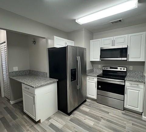 3rd image of 167 SE Floresta Dr