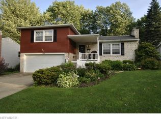 928 Oakwood St SE, North Canton, OH