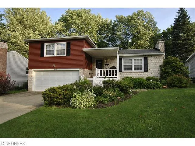 928 Oakwood St SE photo 1