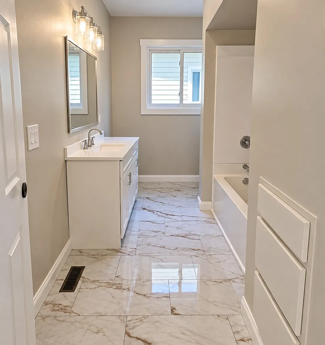 316 W Miller St — Photo 2