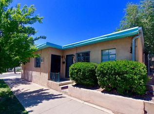 122 Buena Vista Dr SE, Albuquerque, NM 87106