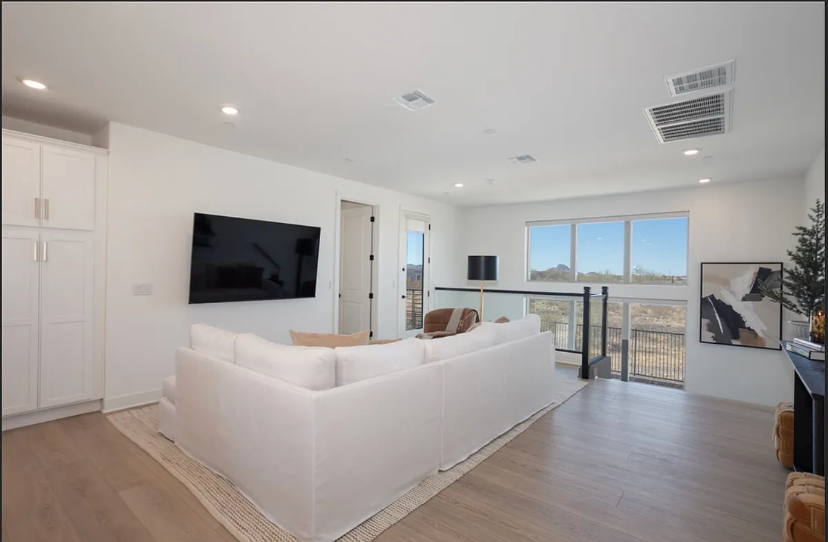 Building Photo - 2121 W Sonoran Desert Dr #8