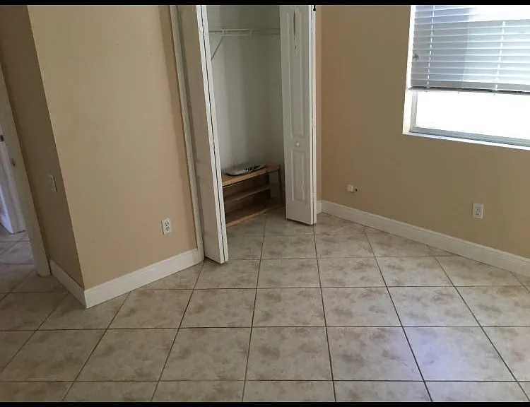 1722 Roosevelt Ave — Photo 13