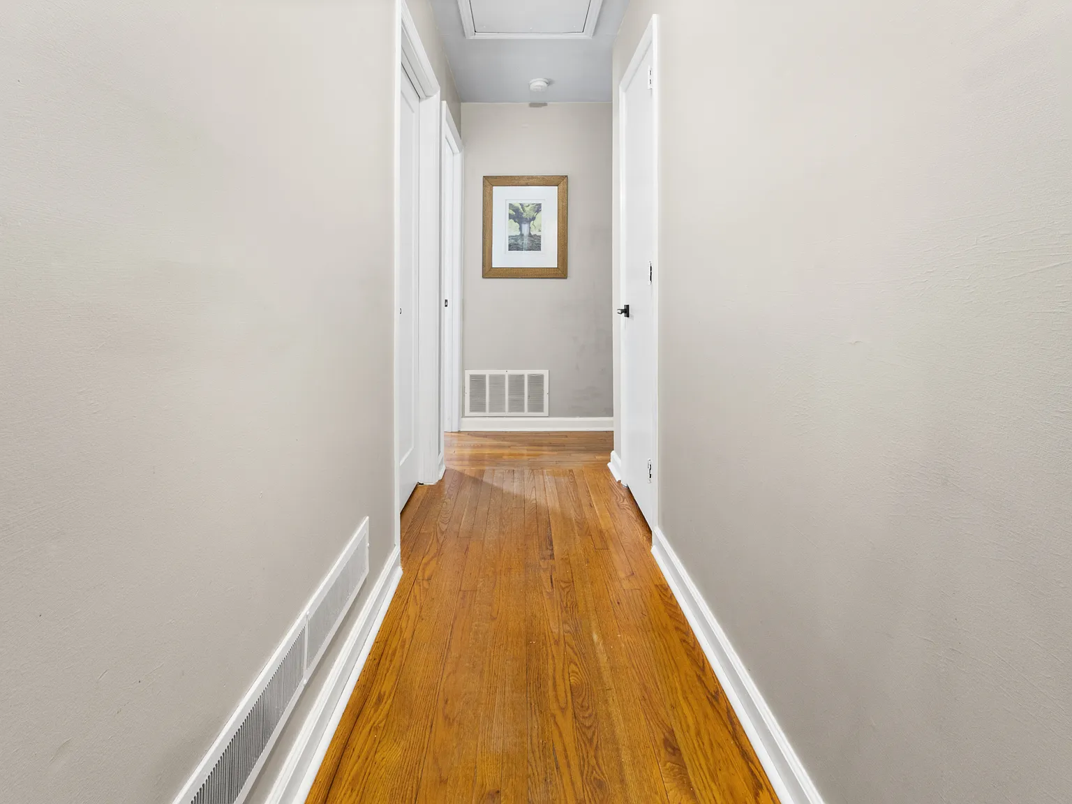 3 bed, 1.5 bath, 1800 sqft, $2,800 — Photo 4