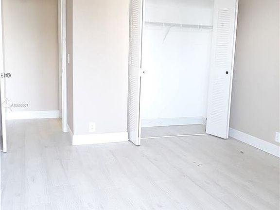 5th image of 3300 NE 191st St APT 1408