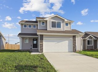 805 NW 3rd St, Bondurant, IA 50035