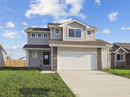 805 NW 3rd St, Bondurant, IA 50035