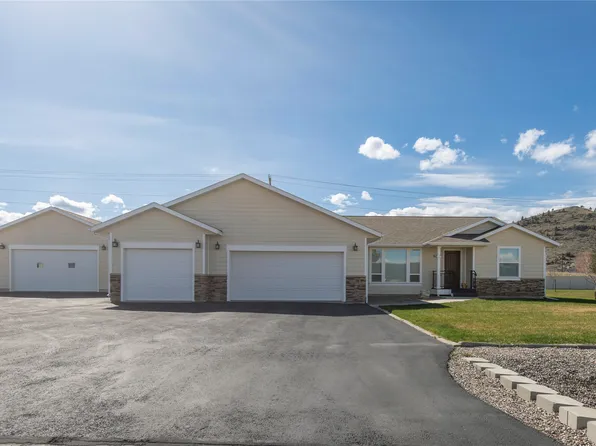 5020 Crescent Moon Dr, Helena, MT 59602