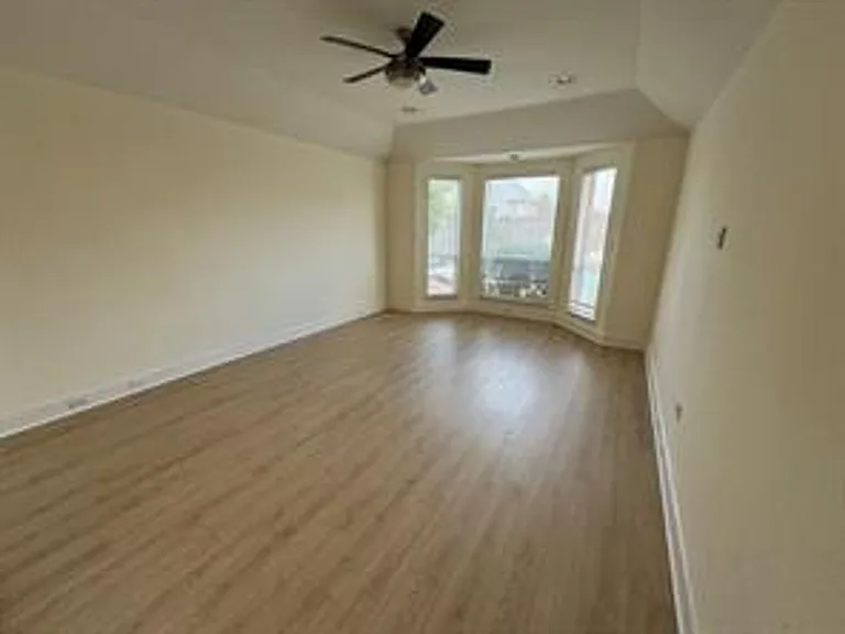 1100 Hunters Creek Dr — Photo 35