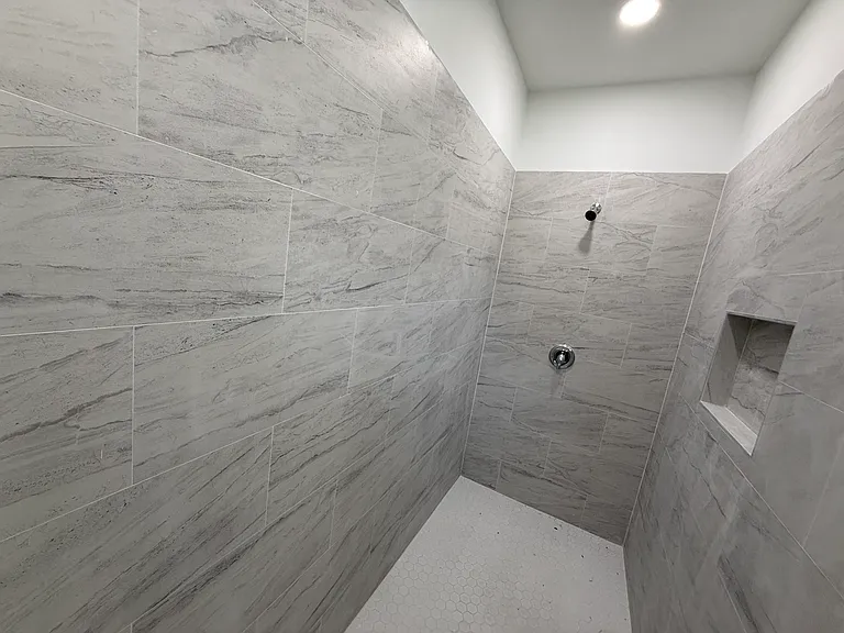 847 Genoa Ave S — Photo 10