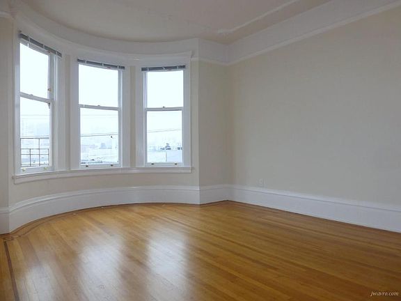 3rd image of 1590 Sacramento St APT 33